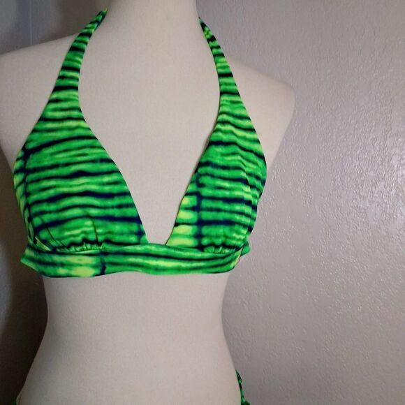 Victoria's Secret Green and Black Bikini - Picture 4 of 8